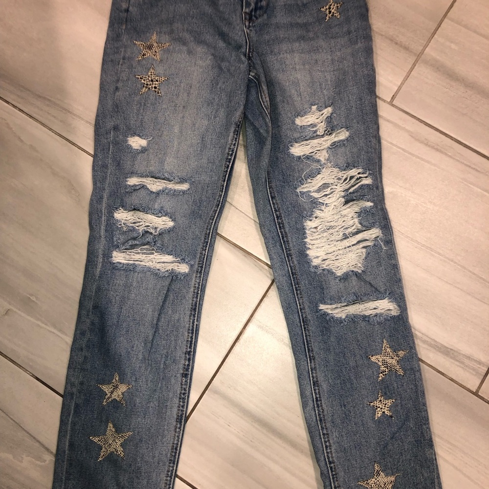 Star Embellished Distressed Blue Jeans size 24, blanknycj